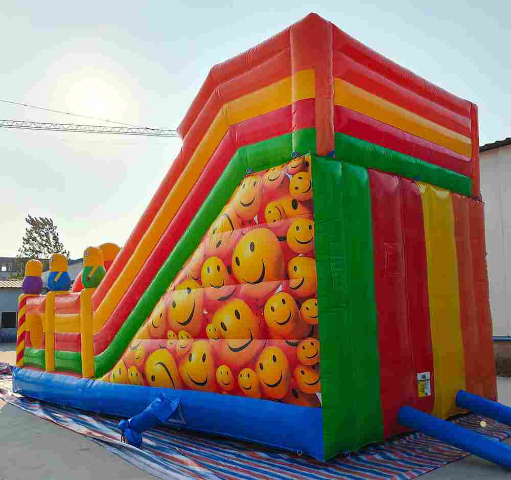 Коммерческий надувной батут «Смайлик», 8*4*4,5 м