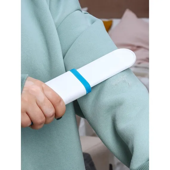 Щётка для удаления шерсти и волос с одежды и мебели, 13,5×6×3 см, цвет синий