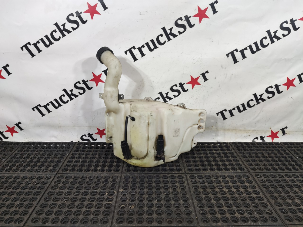 Бачок омывателя лобового стекла