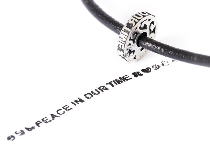 Бусина "Мир в наше время" английский вариант