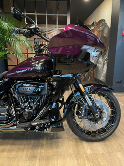 Harley-Davidson CVO Road Glide 121 (Poison Berry) 2025