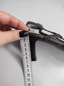 Босоножки Ariane лаконичные 39 размер