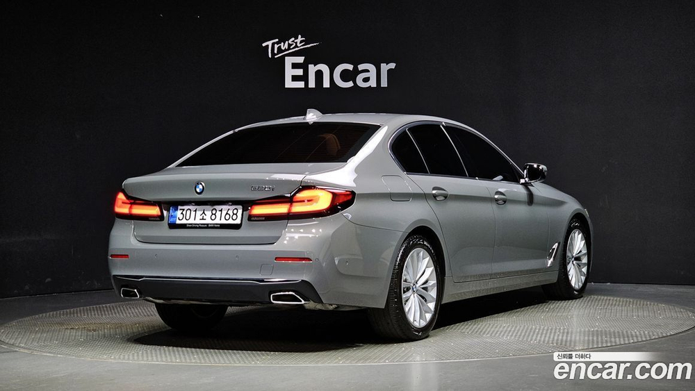 BMW 5 Series (G30) 520i Luxury (04.2022)
