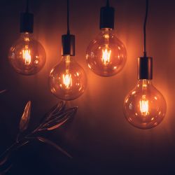 LED-G125-8W-GOLDEN-E27 GLV21GO Лампа светодиодная Vintage. Форма шар. золотистая колба. Картон. ТМ Uniel