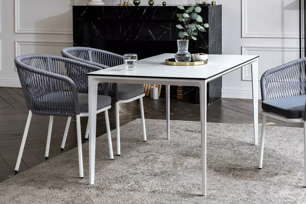 "Малага" обеденная группа на 4 персоны со стульями "Марсель", каркас белый, роуп светло-серый