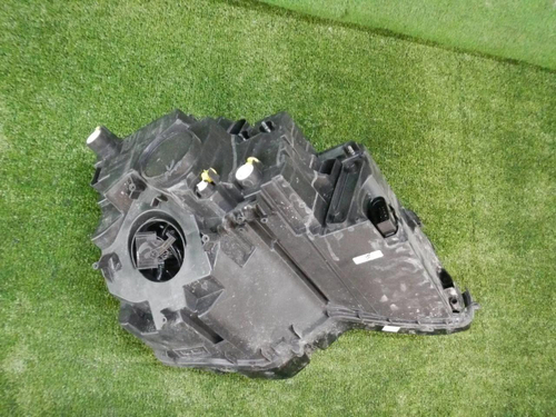 Битая Фара левая Skoda Karoq (2017-2021) LED