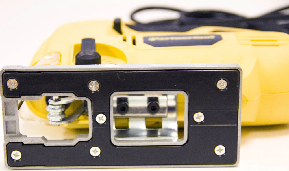 Электрическая лобзиковая пила PARTNERTOOL PJS-900