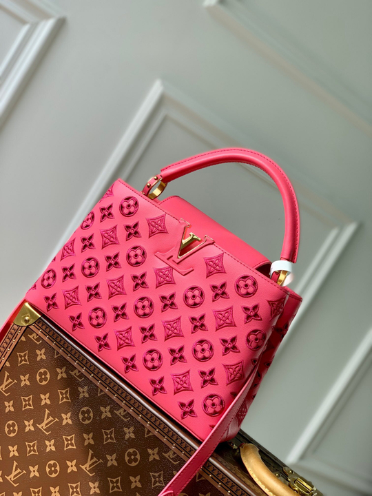 Louis Vuitton Capucines MM