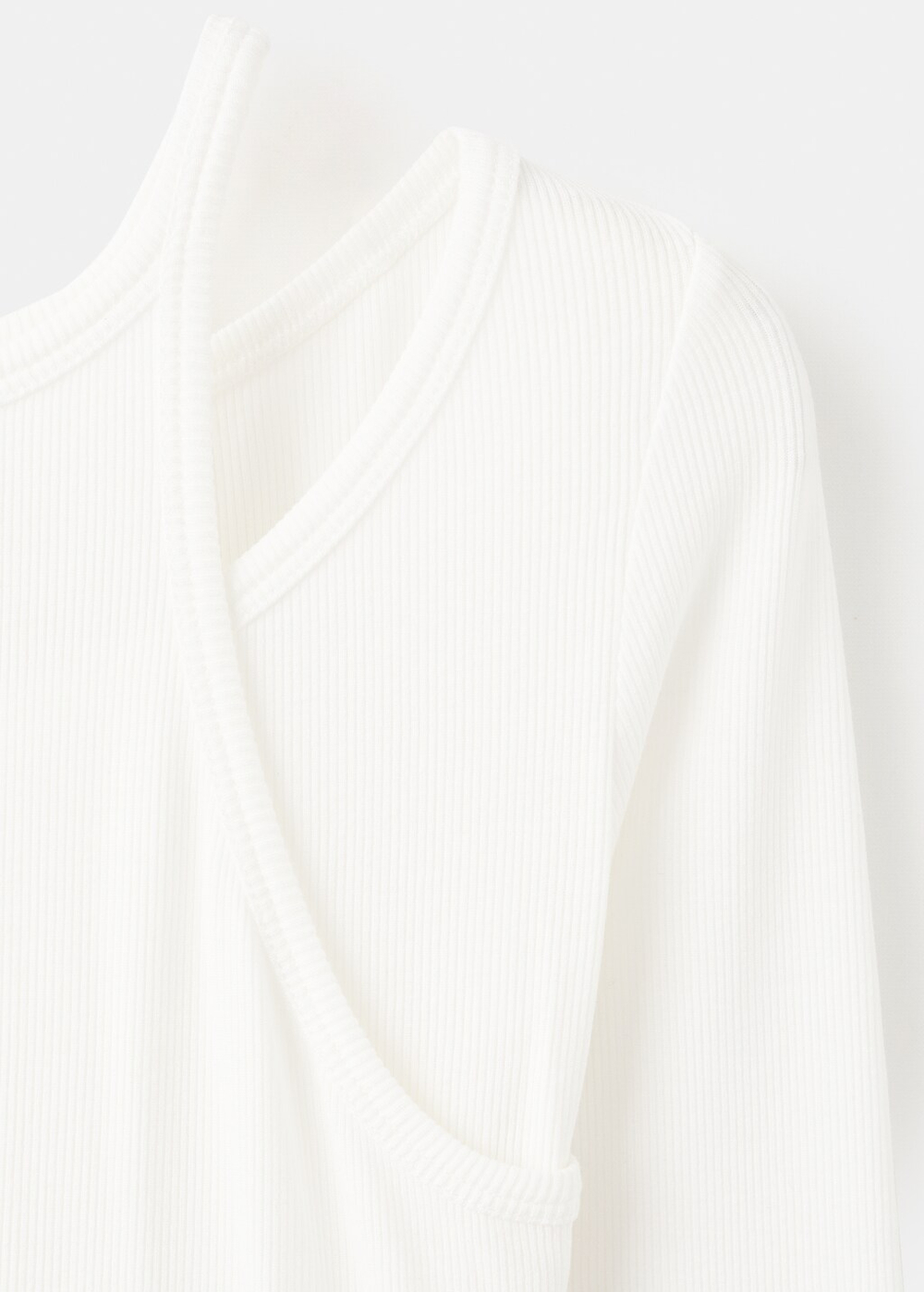 Комбинированная футболка в рубчик