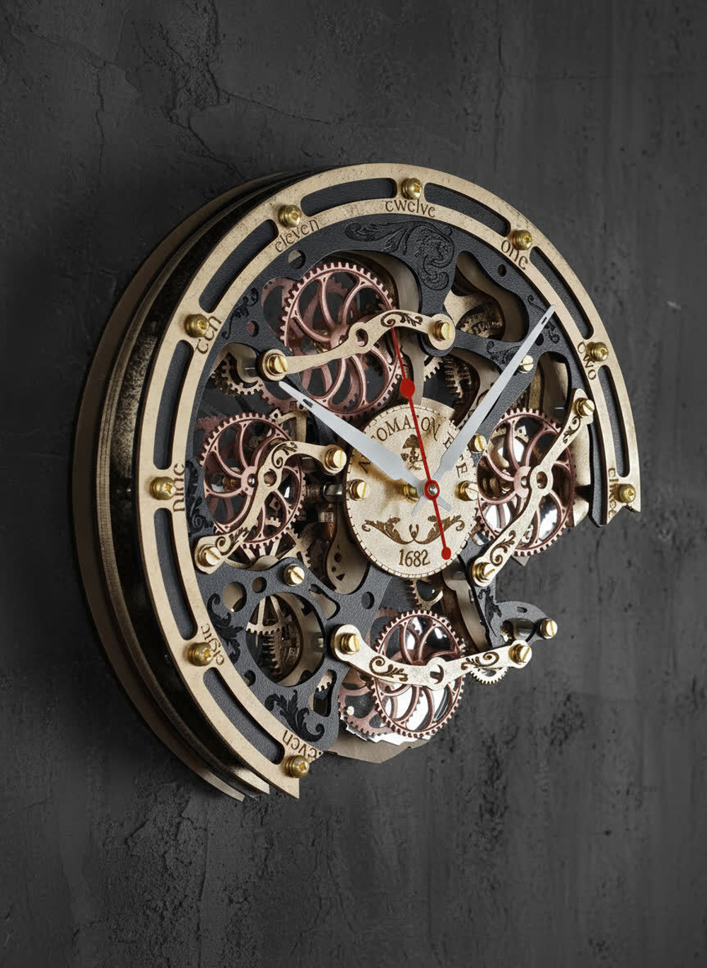 Настенные часы WOODandROOT Automaton Bite 1682 на тёмно-серой стене, профильный вид, подчёркнут объём механизма и гравировка