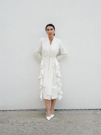 Платье элегантной невесты