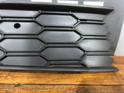 Накладка решетки бампера Skoda Rapid 2 20-нв Б/У Оригинал 60U807682A