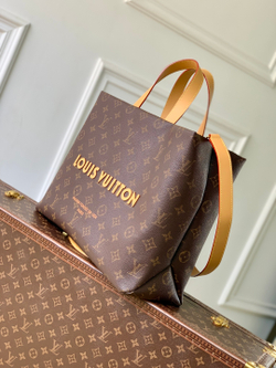 Louis Vuitton Shopper Tote MM