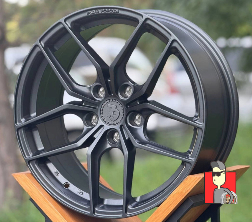 Комплект дисков Titan Forged FlowForm TF51 18x8 et40 5x108