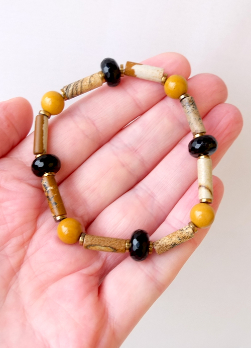 Браслет из песчаной яшмы, агата и керамики