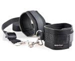 Набор для бондажа Cuff And Tether Set (Цвет: черный)
