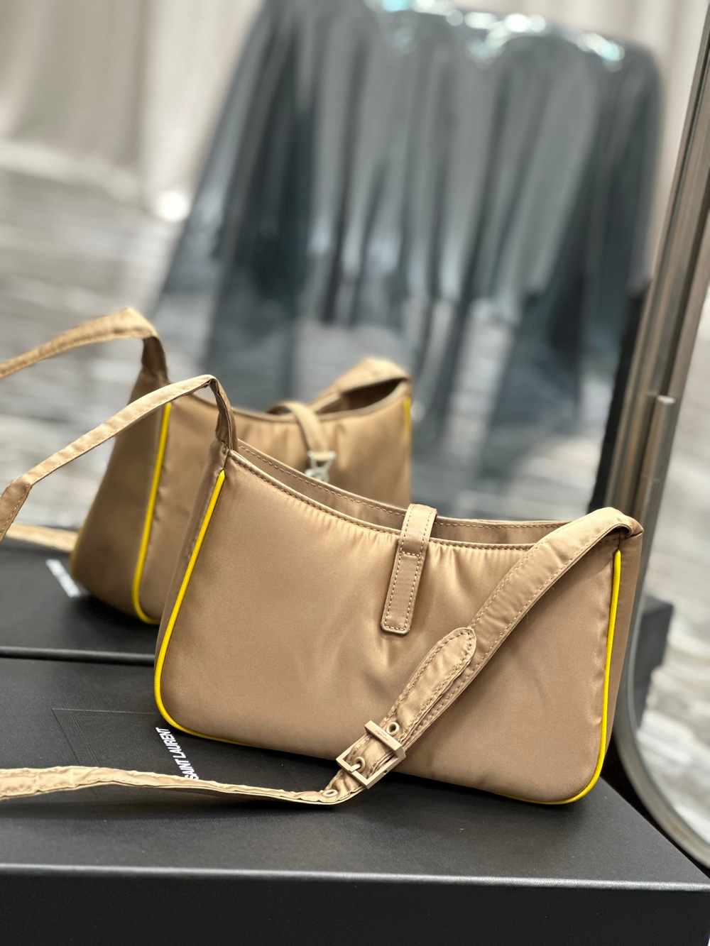 Saint Laurent Le 5 à 7 Hobo Bag