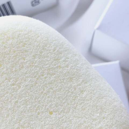 Увлажняющая шелковая губка для пяток, локтей и коленей COMOACE Cocoon Moisture Silk Stone