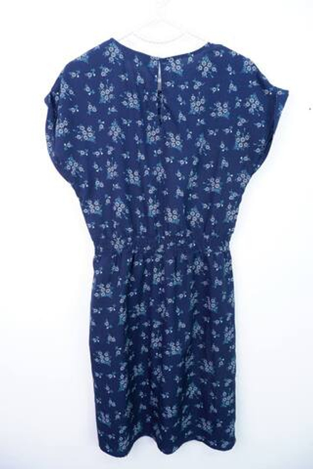 Платье Incity короткое и легкое, визуально на 42 размер