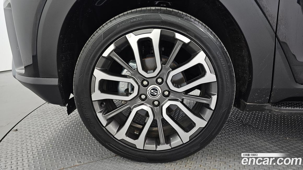 KG Mobility (Ssangyong) Torres Бензин 1.5 4WD (08.2022)