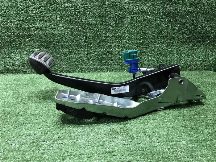 Педаль тормоза Land-Rover Discovery Sport (19-нв)