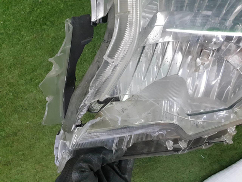 Битая Фара левая Toyota Land Cruiser Prado 150 (2017-н.в.) галоген