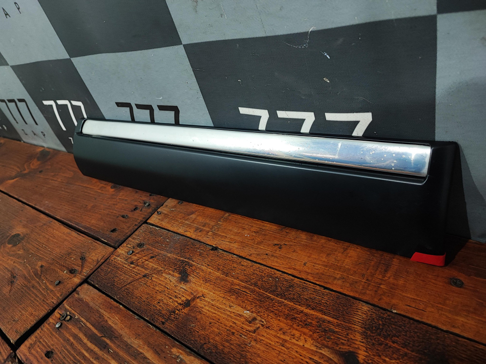 Накладка двери задней левой Chevrolet Tahoe 2 Новая Оригинал 88944485