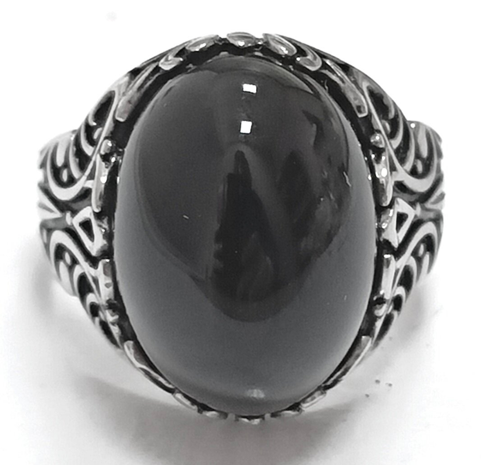 Ювелирное кольцо из серебра 925 пробы с ониксом