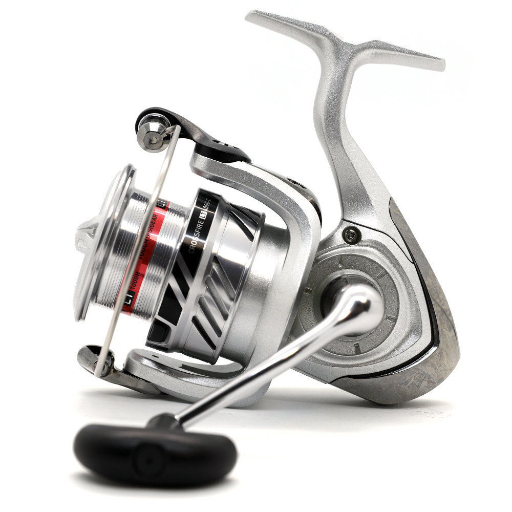 Катушка для рыбалки безынерционная Daiwa 20 Crossfire LT