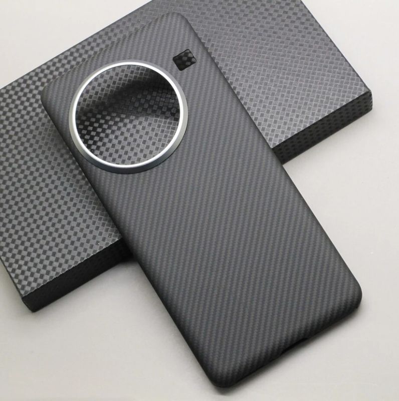 Карбоновый чехол для Oneplus 13 с MagSafe черный (Black)