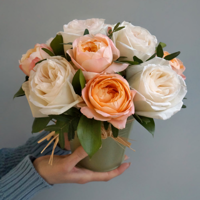 69. Композиция из 11 роз в ведерке