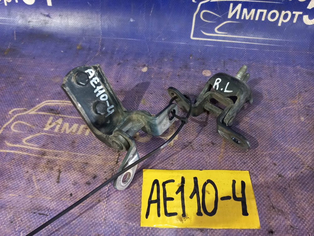 Петля двери задней левой TOYOTA SPRINTER 1995