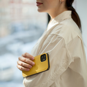 Чехол для iPhone 12/12Pro из кожи теленка желтого цвета