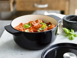 KitchenAid Чугунная кастрюля 22 см 3,3 л черная
