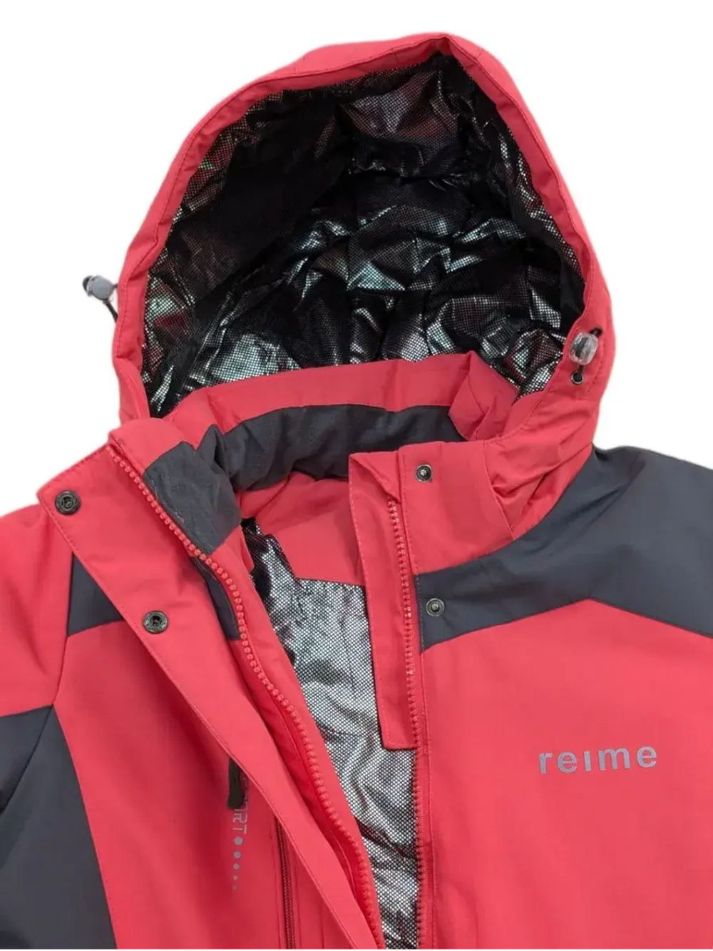 Костюм горнолыжный для девочки.