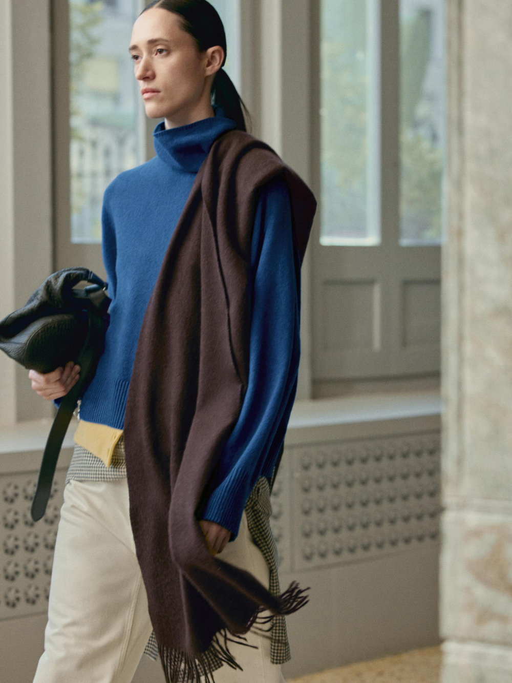 Massimo Dutti Свитер из смесовой шерсти с высоким воротником, синий электрик