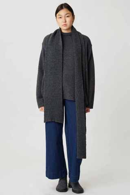 Шарф из шерсти темно-серого цвета