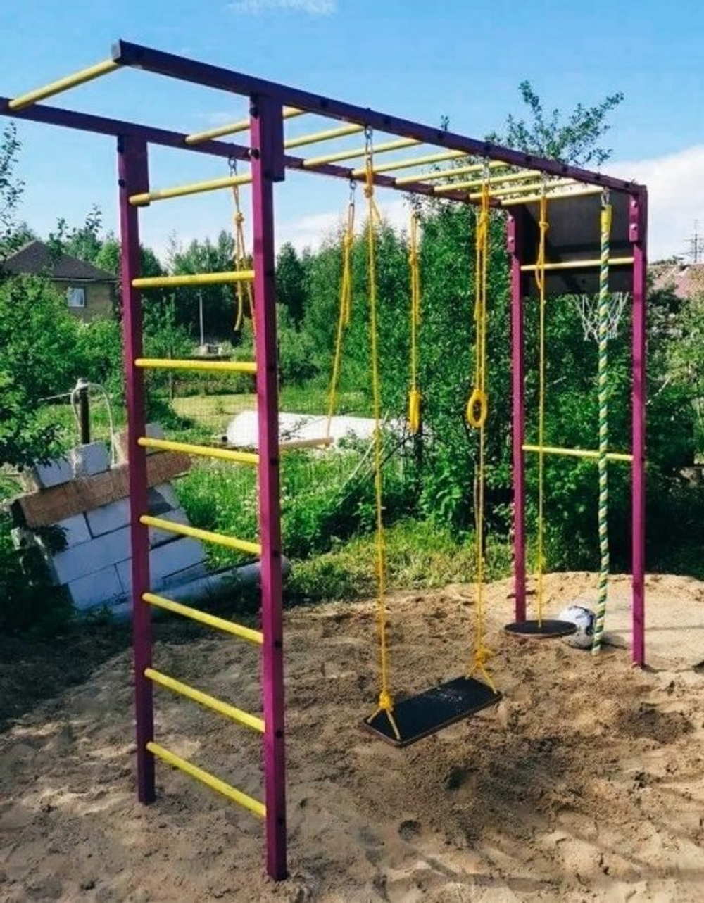 Уличный спортивный комплекс Олимпи