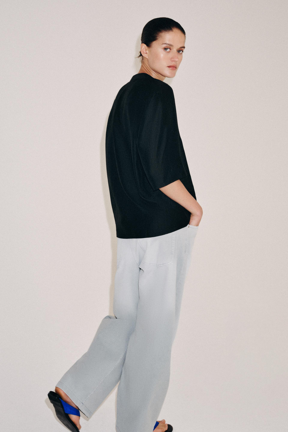 ZARA СВОБОДНАЯ БЛУЗА С КОРОТКИМ РУКАВОМ — ZW COLLECTION, ЧЕРНЫЙ
