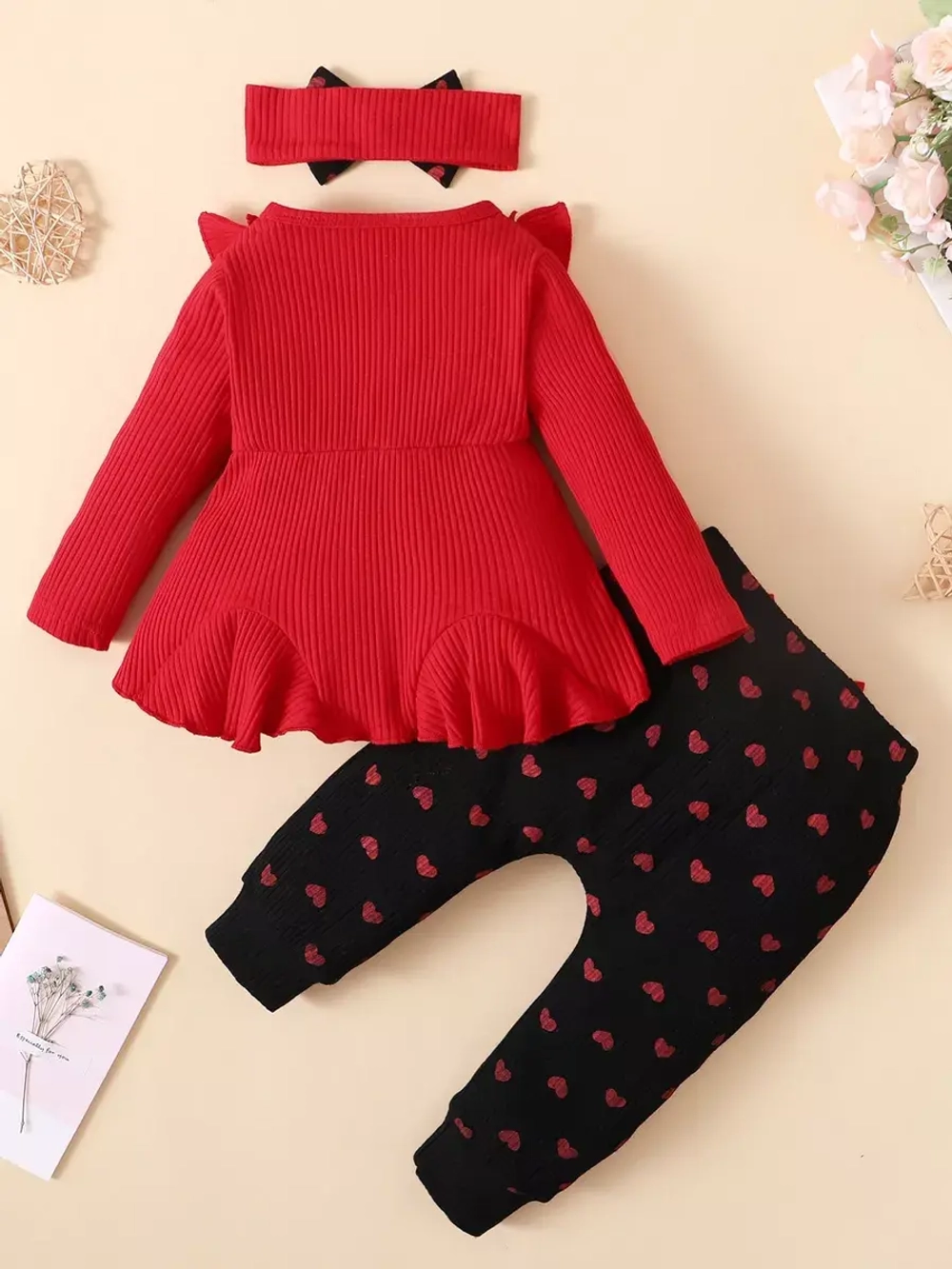 Летний костюм для девочки нарядный