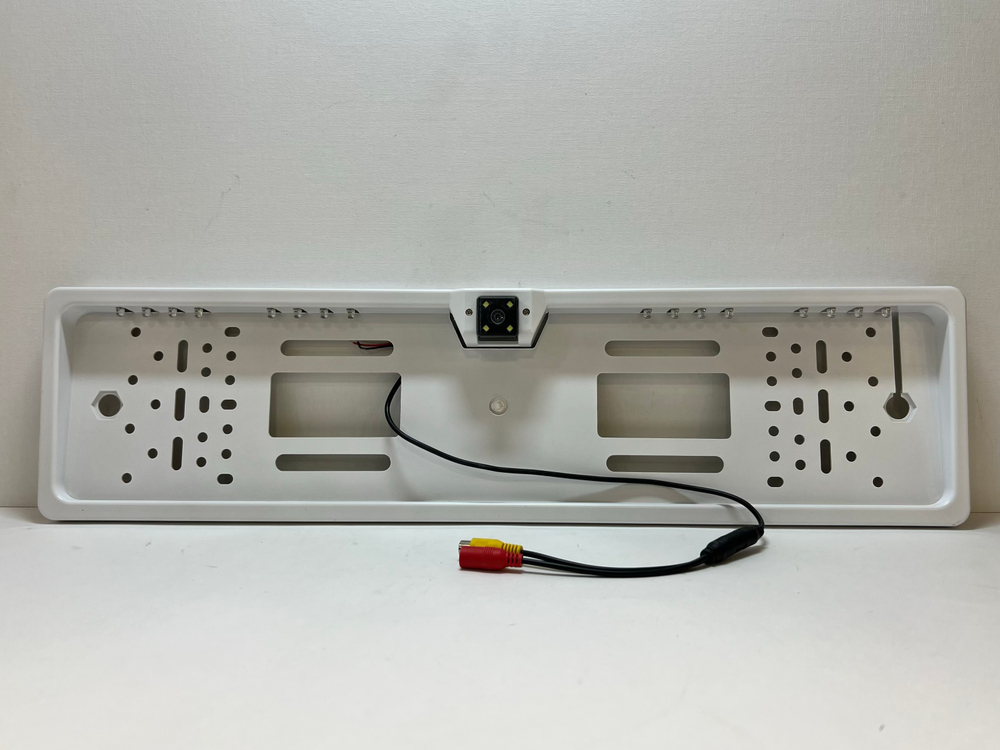 145 / Камера-рамка номерного знака с углом обзора 170°, белый