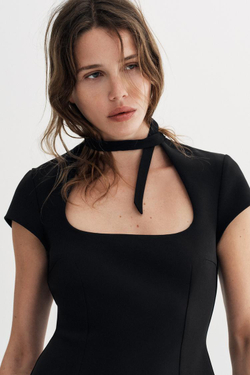 ZARA КОРОТКОЕ ПЛАТЬЕ С ЗАВЯЗКАМИ, ЧЕРНЫЙ