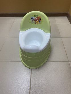 Горшок детский со съемной вставкой и высокой спинкой "Мимимишки", цвет зеленый