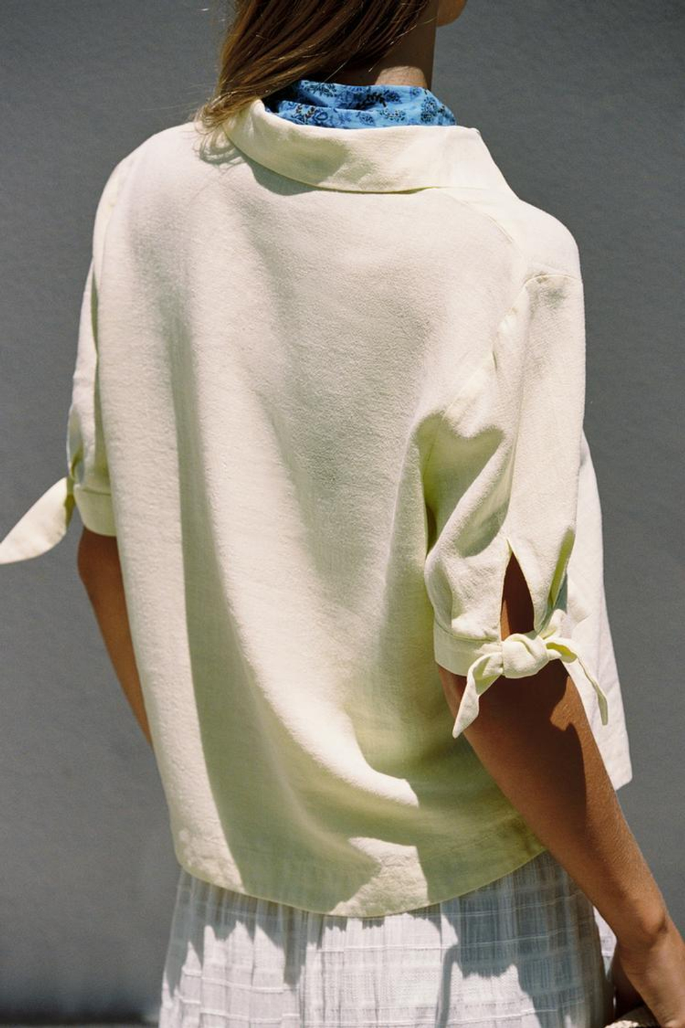 ZARA РУБАШКА ИЗ РАМИ С КОРОТКИМИ РУКАВАМИ И ЗАВЯЗКАМИ, ЖЕЛТЫЙ