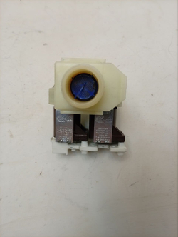WAE20443OE кт16 Клапан подачи воды для стиральных машин Siemens Bosch 428210 б/у