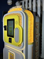 Вендинговый автомат по приготовлению попкорна «Delicious moments»