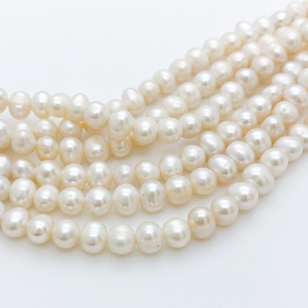 Жемчуг, размер около 5*5,5 мм, цена за 34-35 шт (1/2 нити)