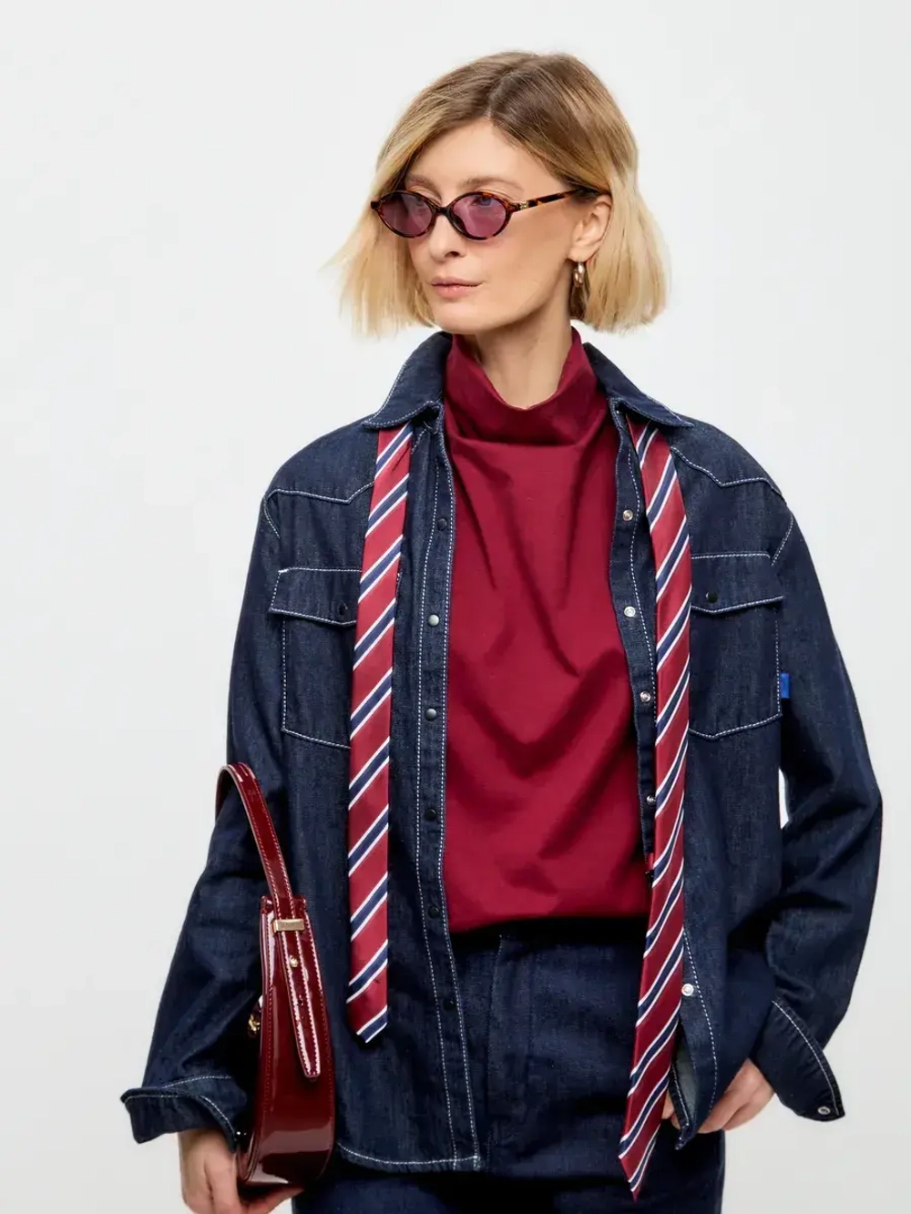 Футболка дизайнерская с цельнокроеным воротником