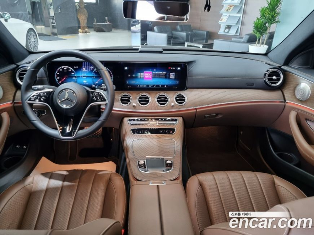 Mercedes-Benz E-Class W213 E300e 4MATIC Exclusive (12.2022)
