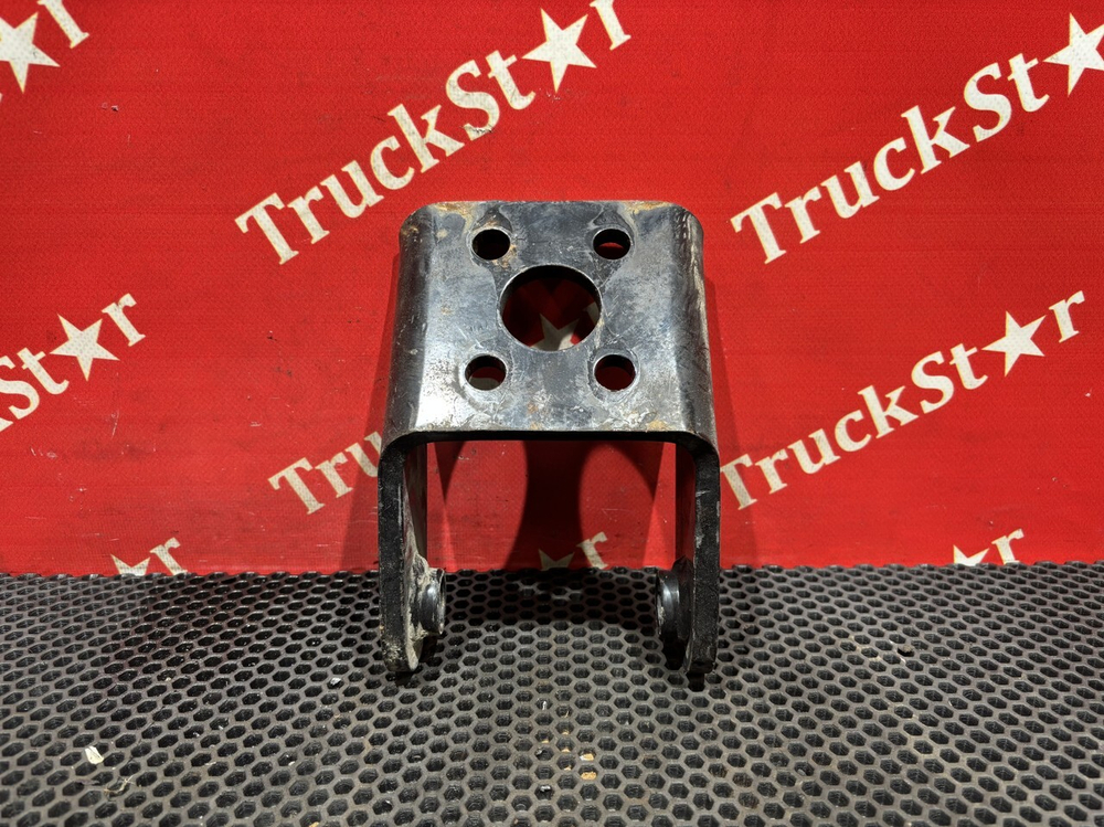 Кронштейн амортизатора заднего